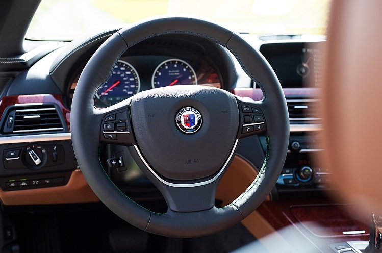 新型 BMW B6 アルビナ グレード別情報・値引き額・最安値